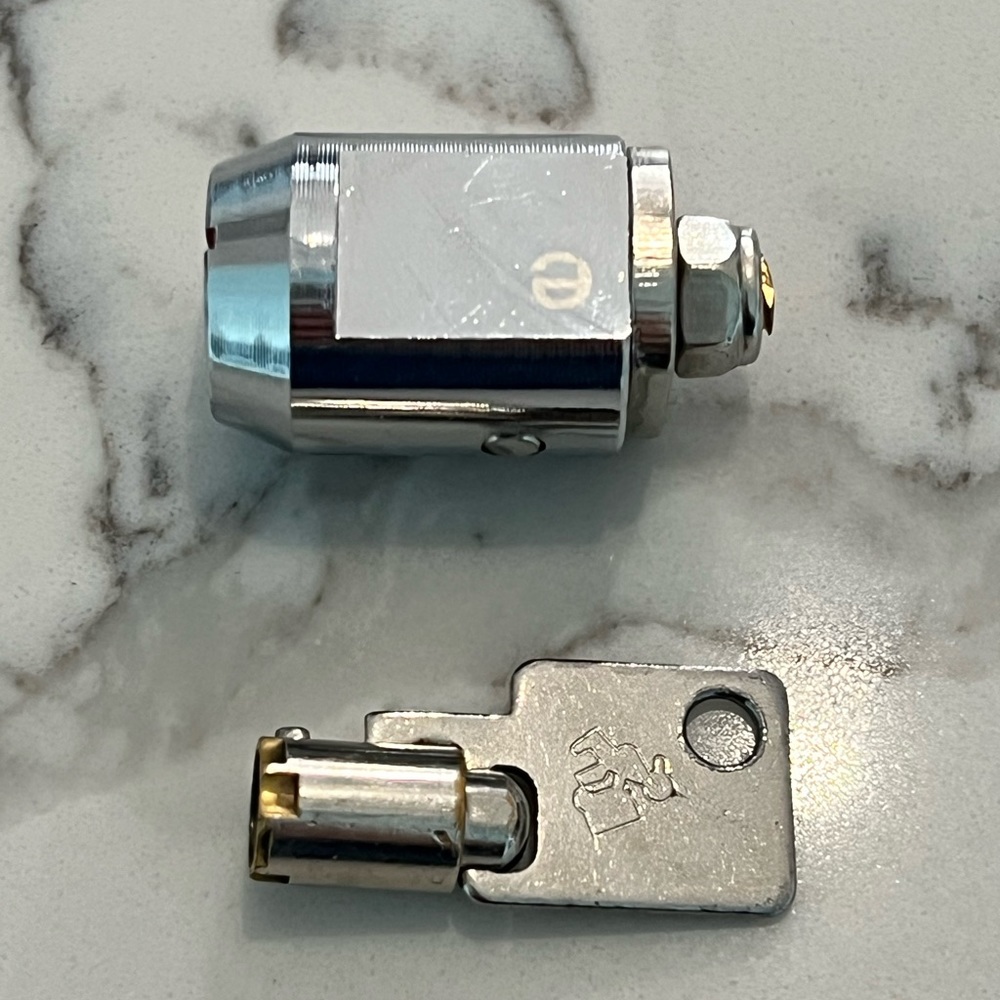 Storage Unit Cylinder Lock - Picture 7 of 7